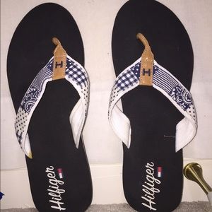 Tommy Hilfiger Flip Flops, never worn!