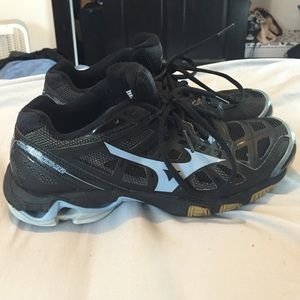 Mizuno volleyball shoes
