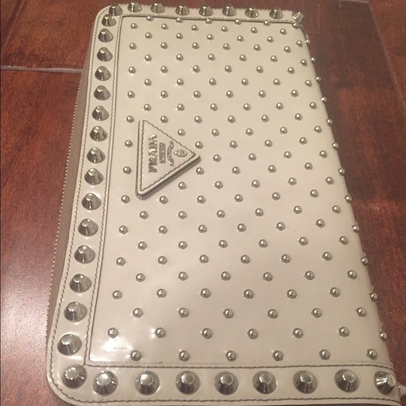 Prada studded wallet - Picture 2 of 4