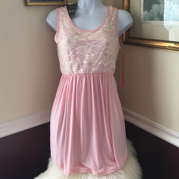 🆕Pretty Pink/Lace Maternity Tank - Picture 2 of 4