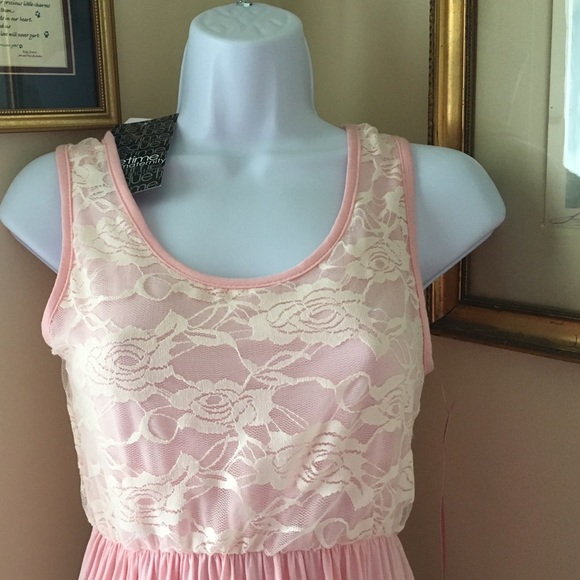 🆕Pretty Pink/Lace Maternity Tank - Picture 3 of 4