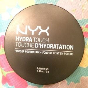 NYX Hydra Touch powder foundation