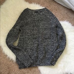 KNIT SWEATER
