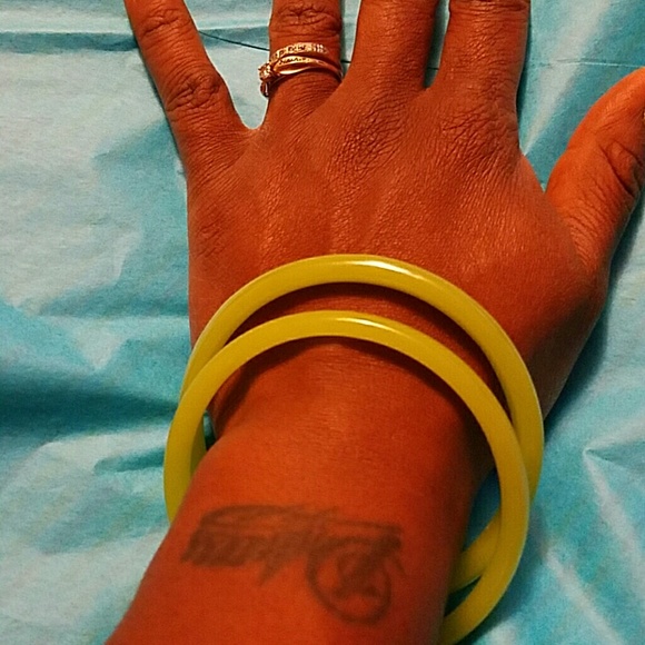 Glass Bangles - Picture 4 of 4