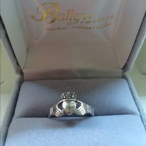 14K White Gold Claddagh Ring Size 7