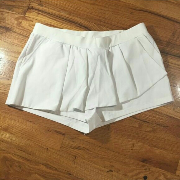 COGNAC SKIRT, White one still available😊 - Picture 4 of 8