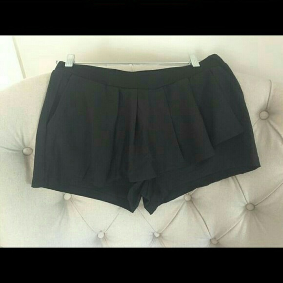 COGNAC SKIRT, White one still available😊 - Picture 7 of 8