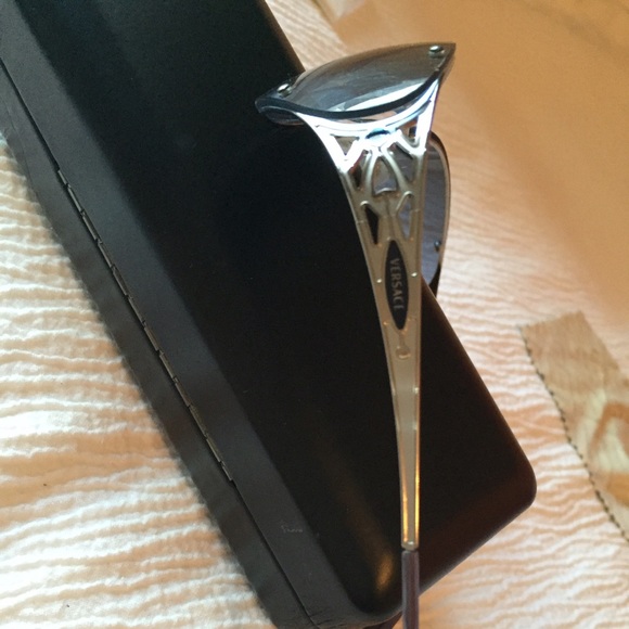 Versace sunglasses - Picture 2 of 4