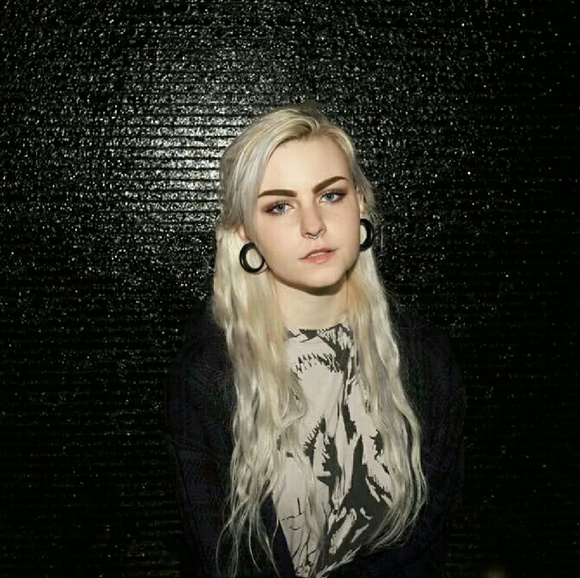 20" Clip-In Human Hair Extensions