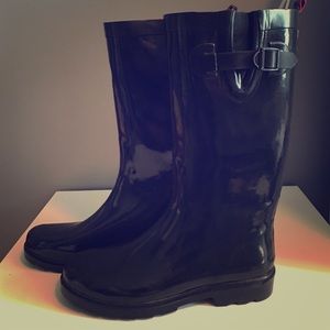 NWT black rain boots