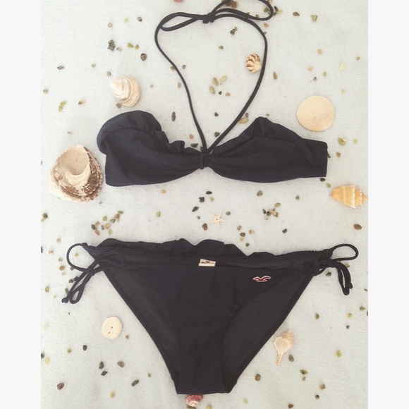 Hollister two piece ! - Picture 1 of 4