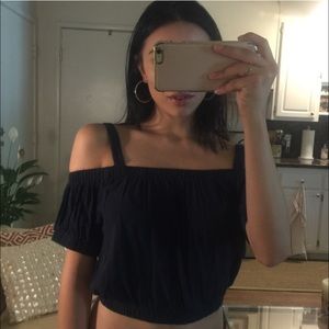 Navy blue off the shoulder crop top!