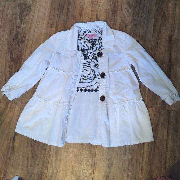 Girls white jacket!