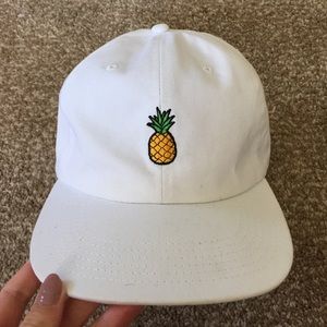white pineapple snapback!
