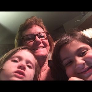 Meet your Posher, Sharon