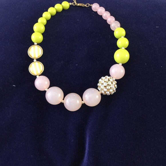 Statement piece super cute Choker  necklace !