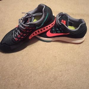 Nike zoom structure 18