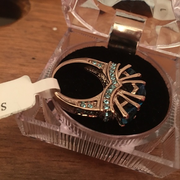 Beautifully Crafted with Highest Quality NWT 6