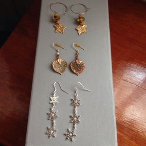 Seasons themes earrings, leaves and snowflakes