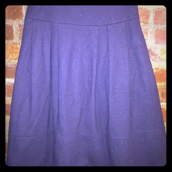 VINCE pleated knee length navy blue skirt
