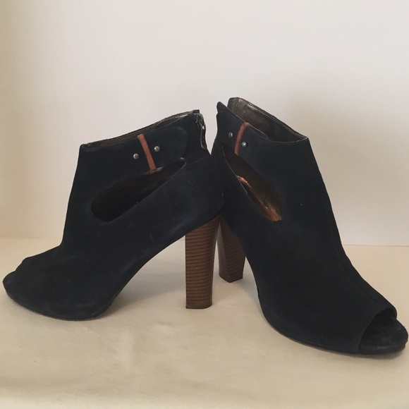 LOFT Salina Suede Bootie in Navy