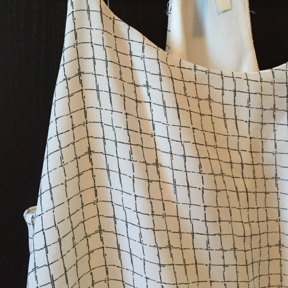 Grid Patterned Dress - Picture 3 of 3