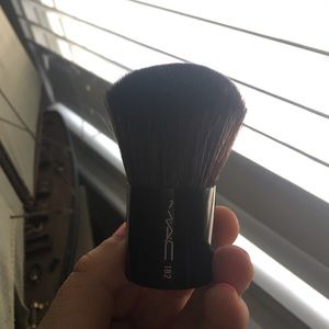 Mac 182 powder brush