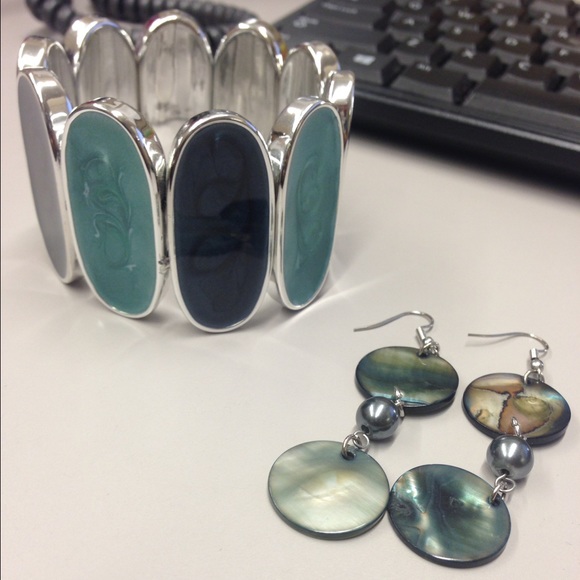 Jewelry - Bracelet and earring set