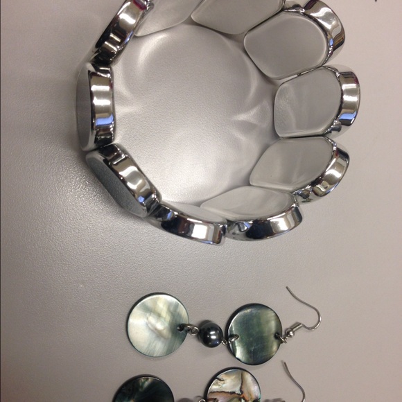 Bracelet and earring set - Picture 4 of 4