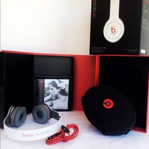 Brand new beats solo. Would like to sell. No Trade