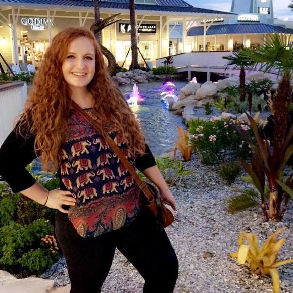 Meet your Posher, Ally