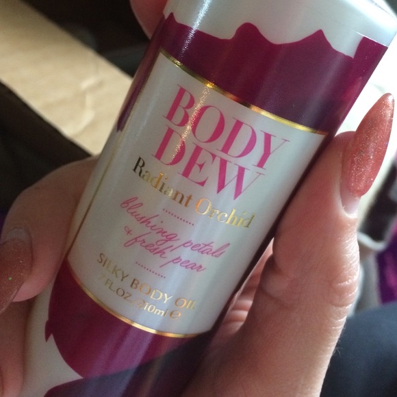 Silky body oil