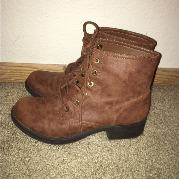 Brown boots size 9
