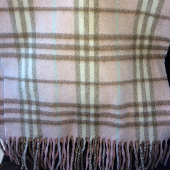 Authentic Burberry a Pink Cashmere Scarf - Picture 2 of 3