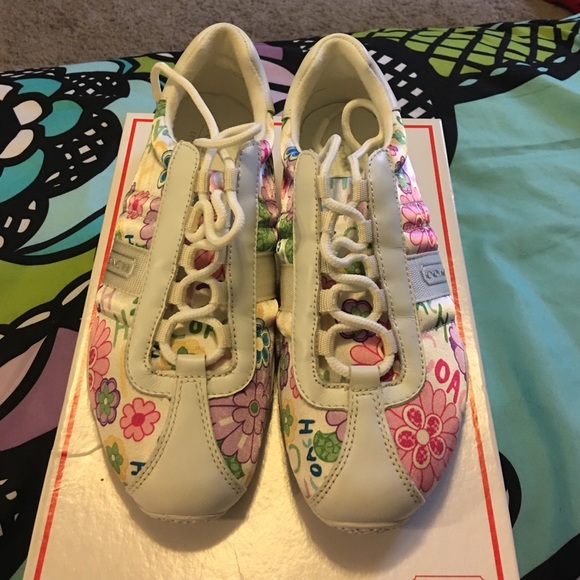 Coach shoes size 6