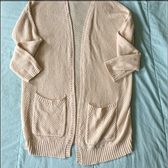 Cute and cozy BDG Brand Sweater