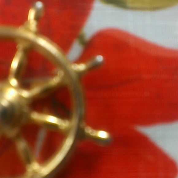 Cute Fashion Brooche - Picture 3 of 4