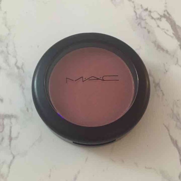 MAC Blush - Picture 2 of 3