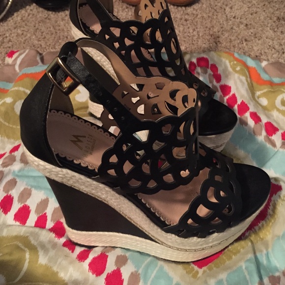 Shoes - Awesome wedges!!