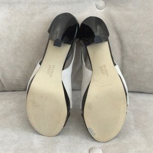 90’s Light Brown Leather Peep Toe Bow Pumps by Franco Sarto