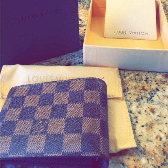 Louis Vuitton Men's Wallet