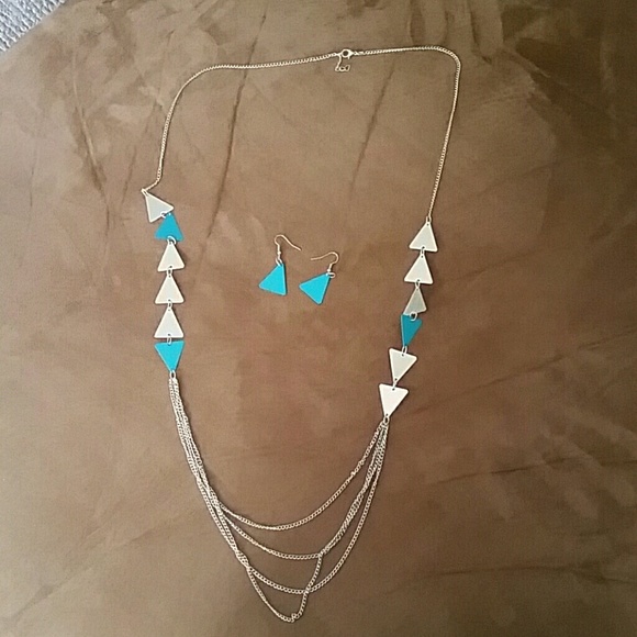 Necklace and earing set