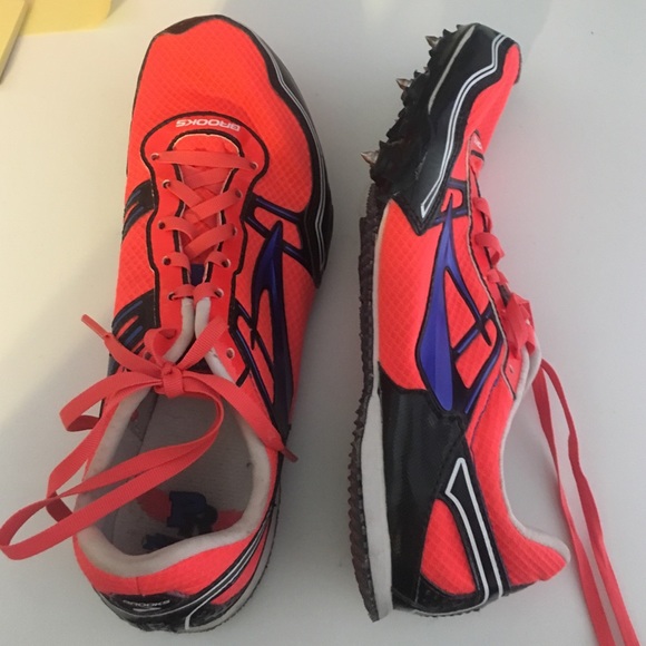 Brooks women's track spikes