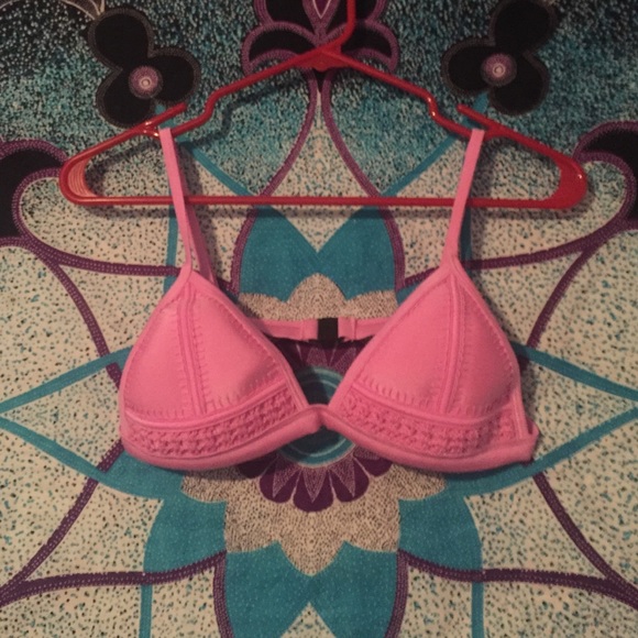 Authentic triangl top
