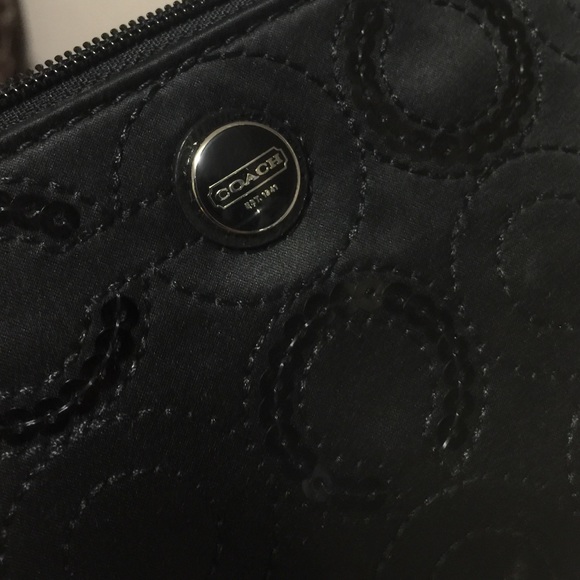 Coach wristlet - Picture 2 of 3