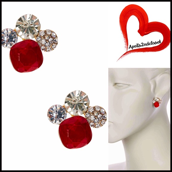 ❌SOLD❌PAVE CRYSTAL RUBY RED CLUSTER STUD EARRINGS - Picture 3 of 6