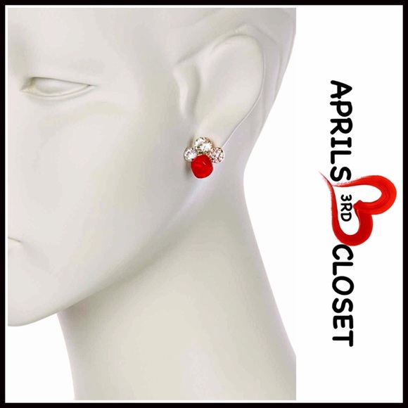 ❌SOLD❌PAVE CRYSTAL RUBY RED CLUSTER STUD EARRINGS - Picture 2 of 6