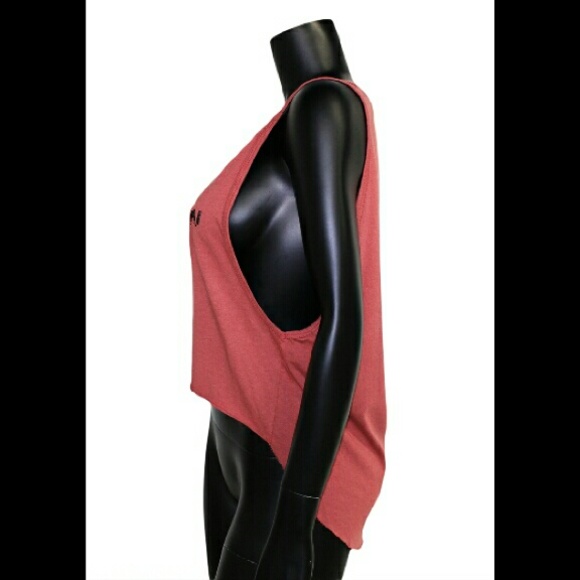 Low back crop tank - Picture 2 of 3