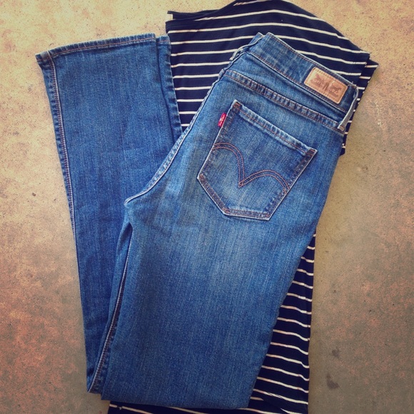 525 woman's Levi's