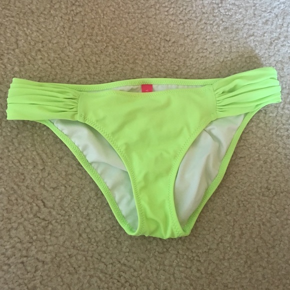 vs NEVER WORN